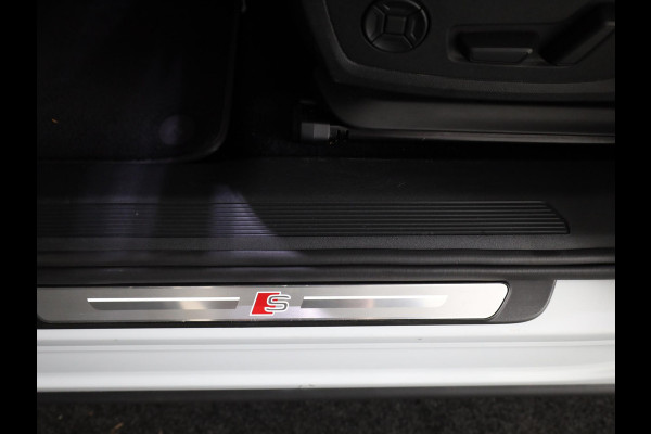 Audi Q4 e-tron 35 Launch edition S Competition 55 kWh 170pk | Panoramadak | Elektrisch verstelbare voorstoelen | Warmtepomp | Navigatie | Matrix LED |20'LM-velgen|