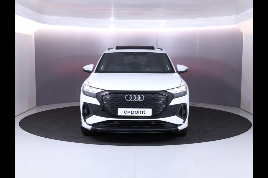 Audi Q4 e-tron 35 Launch edition S Competition 55 kWh 170pk | Panoramadak | Elektrisch verstelbare voorstoelen | Warmtepomp | Navigatie | Matrix LED |20'LM-velgen|