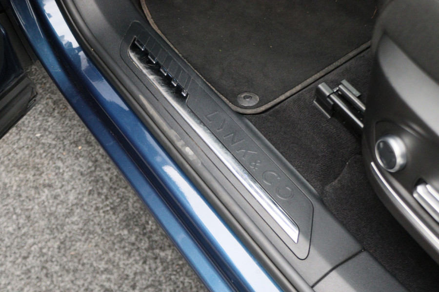 Lynk & Co 01 1.5 Plug-in Hybrid Automaat Two-Tone, 360° Camera, Panoramadak, ACC, Keyless, Navigatie, PDC, LED, 20''