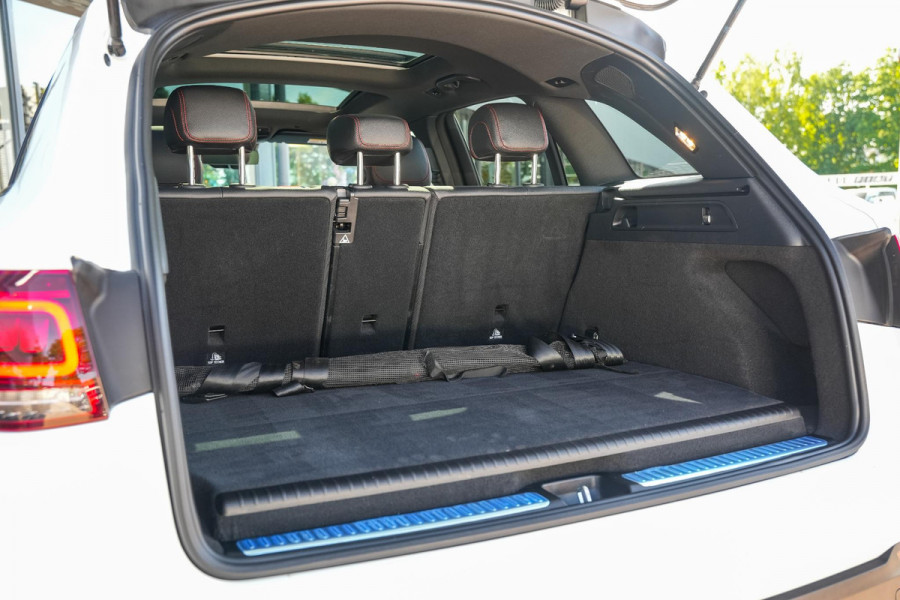 Mercedes-Benz GLC 300e 4MATIC Business Solution AMG Panoramadak Adapt. Cruise Leer/Alcantara Memory 20”LM
