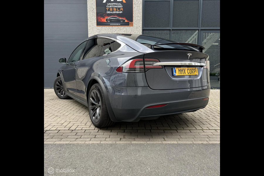 Tesla Model X LONG RANGE PLUS Grijs Trekhaak 6 Zitplaatsen
