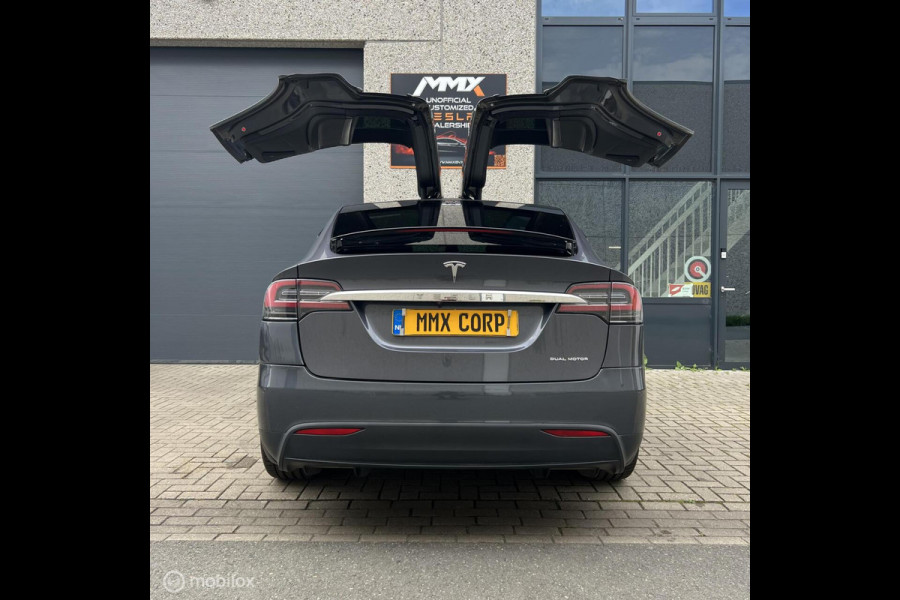 Tesla Model X LONG RANGE PLUS Grijs Trekhaak 6 Zitplaatsen
