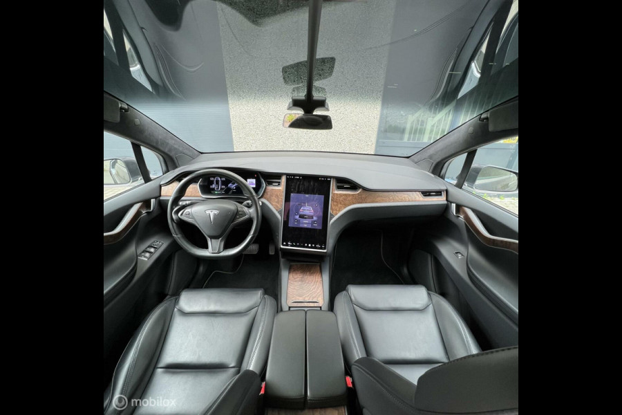 Tesla Model X LONG RANGE PLUS Grijs Trekhaak 6 Zitplaatsen