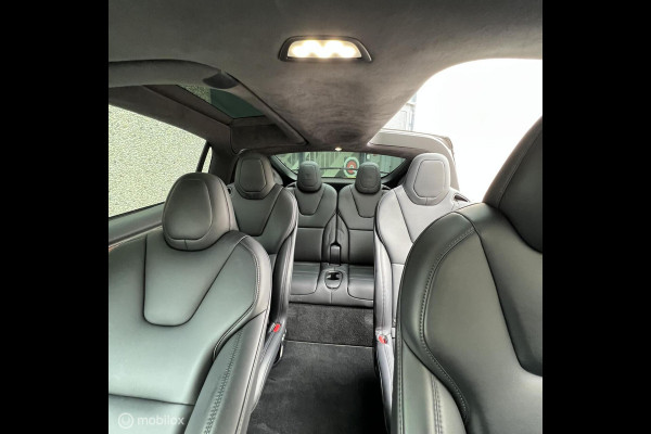 Tesla Model X LONG RANGE PLUS Grijs Trekhaak 6 Zitplaatsen