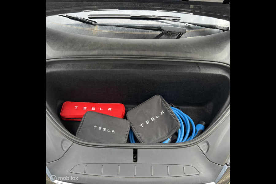 Tesla Model X LONG RANGE PLUS Grijs Trekhaak 6 Zitplaatsen