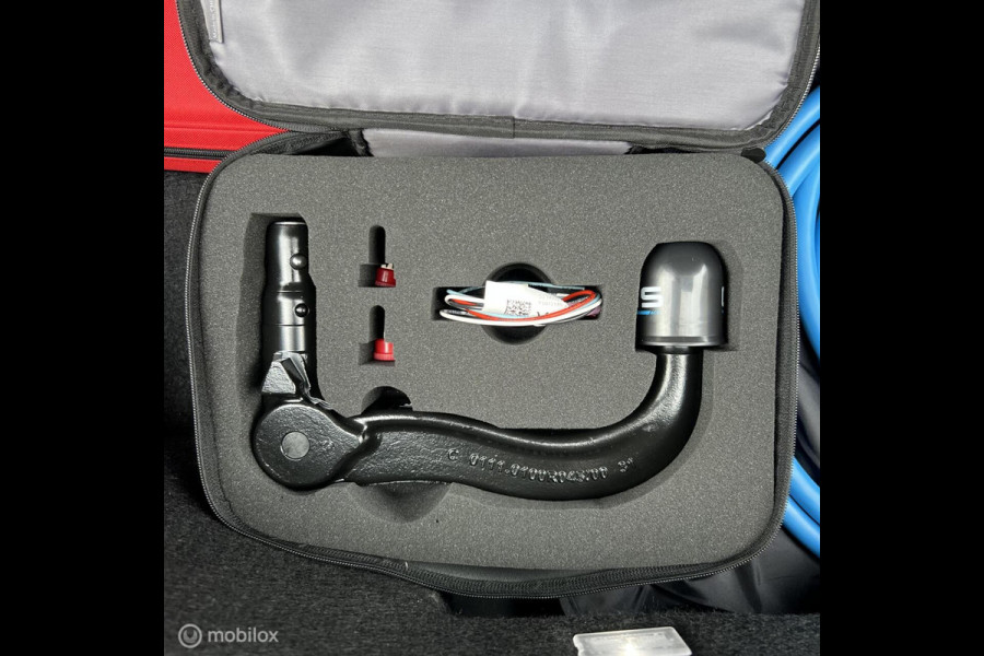 Tesla Model X LONG RANGE PLUS Grijs Trekhaak 6 Zitplaatsen