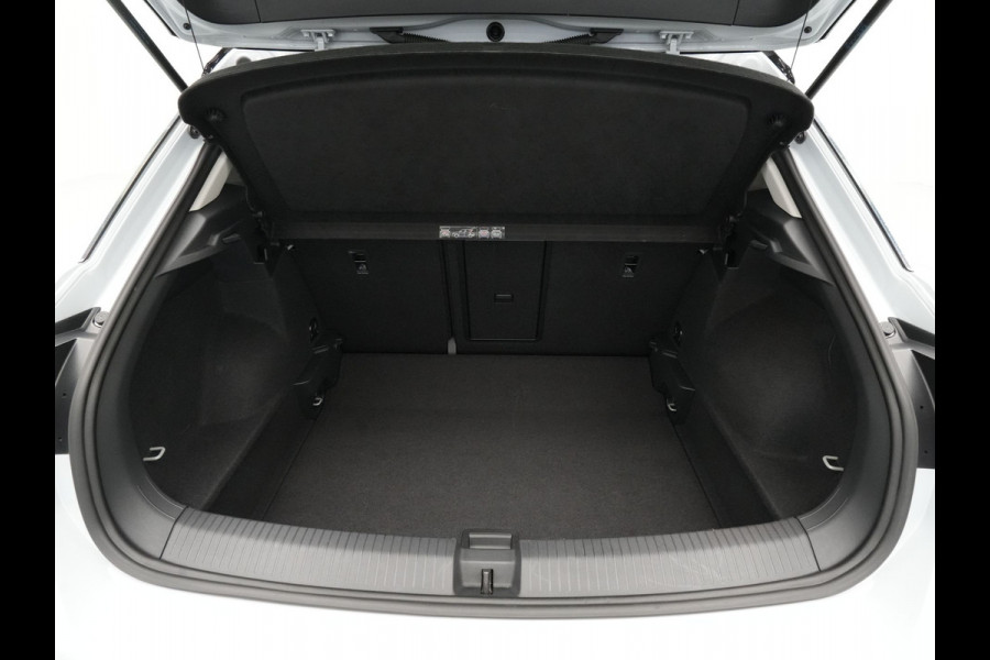 Volkswagen T-Roc 1.5 TSI 150pk DSG Sport Navi via App Camera Pdc Led Clima 49