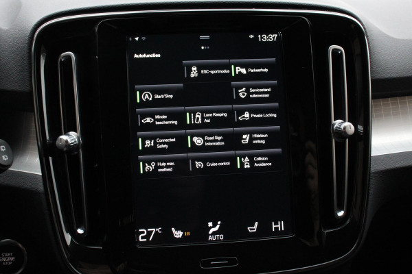 Volvo XC40 1.5 T3 163 pk Automaat Momentum | Navigatie | Apple Carplay / Android Auto | Parkeersensor achter | Adaptive Cruise Control | Virtual Cockpit | Stoelverwarming | LED kop- en mistlampen | Sensus Connect met High Performance Sound | Inductielader | Lane Assist