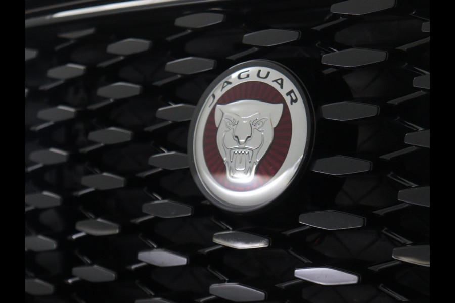 Jaguar F-Pace P400e PHEV R-Dynamic SE