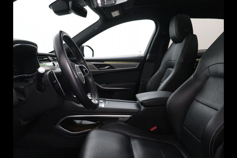 Jaguar F-Pace P400e PHEV R-Dynamic SE