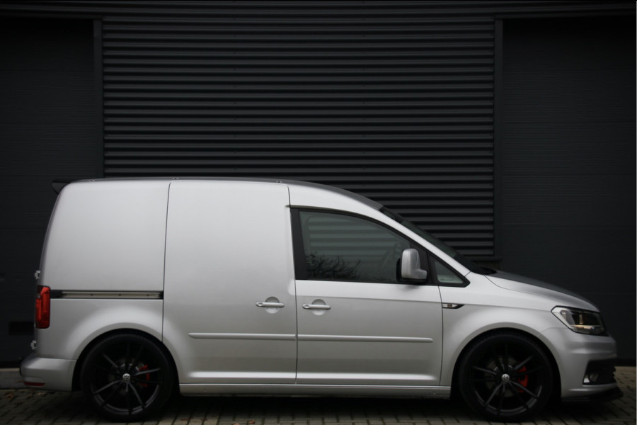 Volkswagen Caddy 2.0 TDI | CarPlay | PDC | Cruise control | Trekhaak | Airco | NAP Logisch | Schroefset | Spoilerset | Nieuwe APK | Euro 6