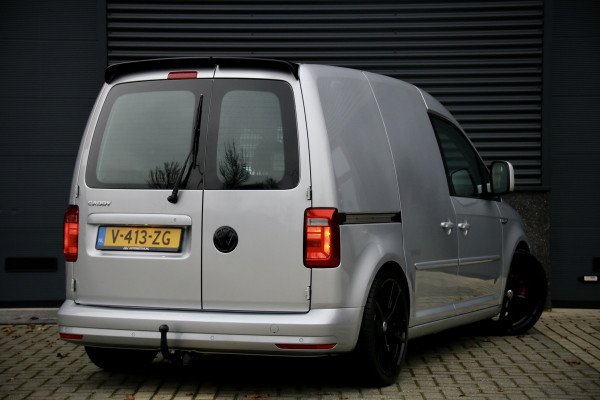 Volkswagen Caddy 2.0 TDI | CarPlay | PDC | Cruise control | Trekhaak | Airco | NAP Logisch | Schroefset | Spoilerset | Nieuwe APK | Euro 6
