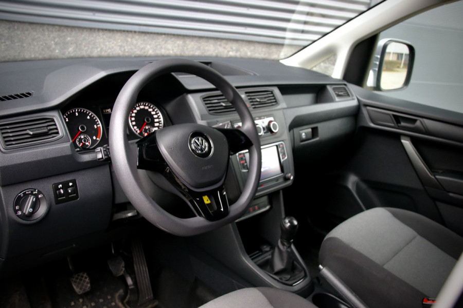 Volkswagen Caddy 2.0 TDI | CarPlay | PDC | Cruise control | Trekhaak | Airco | NAP Logisch | Schroefset | Spoilerset | Nieuwe APK | Euro 6