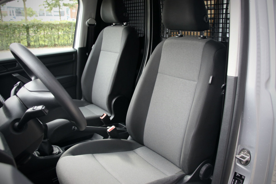 Volkswagen Caddy 2.0 TDI | CarPlay | PDC | Cruise control | Trekhaak | Airco | NAP Logisch | Schroefset | Spoilerset | Nieuwe APK | Euro 6
