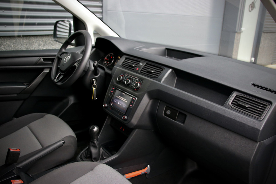 Volkswagen Caddy 2.0 TDI | CarPlay | PDC | Cruise control | Trekhaak | Airco | NAP Logisch | Schroefset | Spoilerset | Nieuwe APK | Euro 6