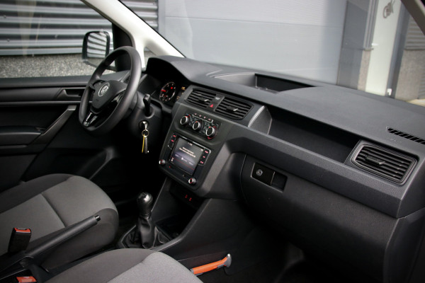 Volkswagen Caddy 2.0 TDI | CarPlay | PDC | Cruise control | Trekhaak | Airco | NAP Logisch | Schroefset | Spoilerset | Nieuwe APK | Euro 6
