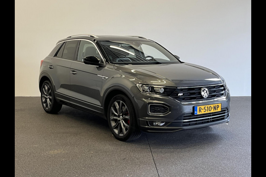 Volkswagen T-Roc 1.5 TSI 150pk DSG R-line Panoramadak Trekhaak Navigatie Apple Carplay/Android Auto Camera Parkeersensoren Adaptive Cruise Control Elektrische achterklep Getinte ramen Climate Control