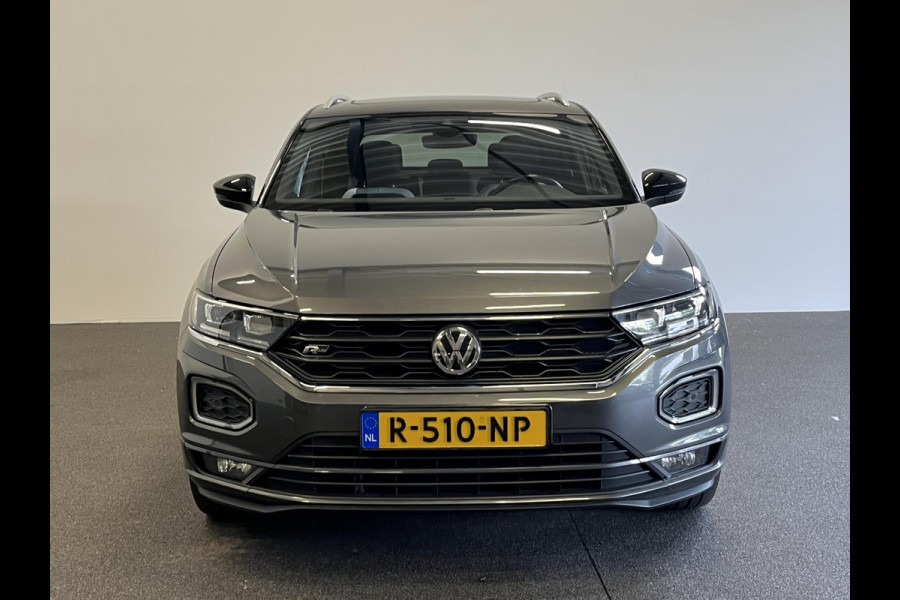 Volkswagen T-Roc 1.5 TSI 150pk DSG R-line Panoramadak Trekhaak Navigatie Apple Carplay/Android Auto Camera Parkeersensoren Adaptive Cruise Control Elektrische achterklep Getinte ramen Climate Control