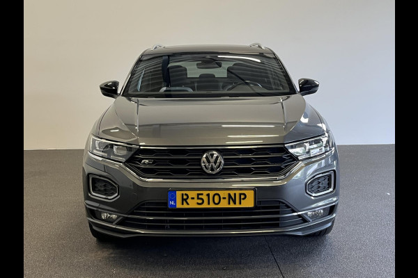 Volkswagen T-Roc 1.5 TSI 150pk DSG R-line Panoramadak Trekhaak Navigatie Apple Carplay/Android Auto Camera Parkeersensoren Adaptive Cruise Control Elektrische achterklep Getinte ramen Climate Control