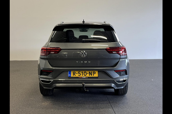Volkswagen T-Roc 1.5 TSI 150pk DSG R-line Panoramadak Trekhaak Navigatie Apple Carplay/Android Auto Camera Parkeersensoren Adaptive Cruise Control Elektrische achterklep Getinte ramen Climate Control