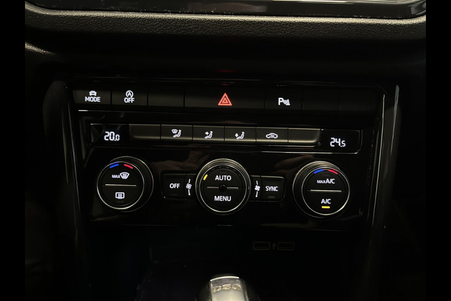 Volkswagen T-Roc 1.5 TSI 150pk DSG R-line Panoramadak Trekhaak Navigatie Apple Carplay/Android Auto Camera Parkeersensoren Adaptive Cruise Control Elektrische achterklep Getinte ramen Climate Control