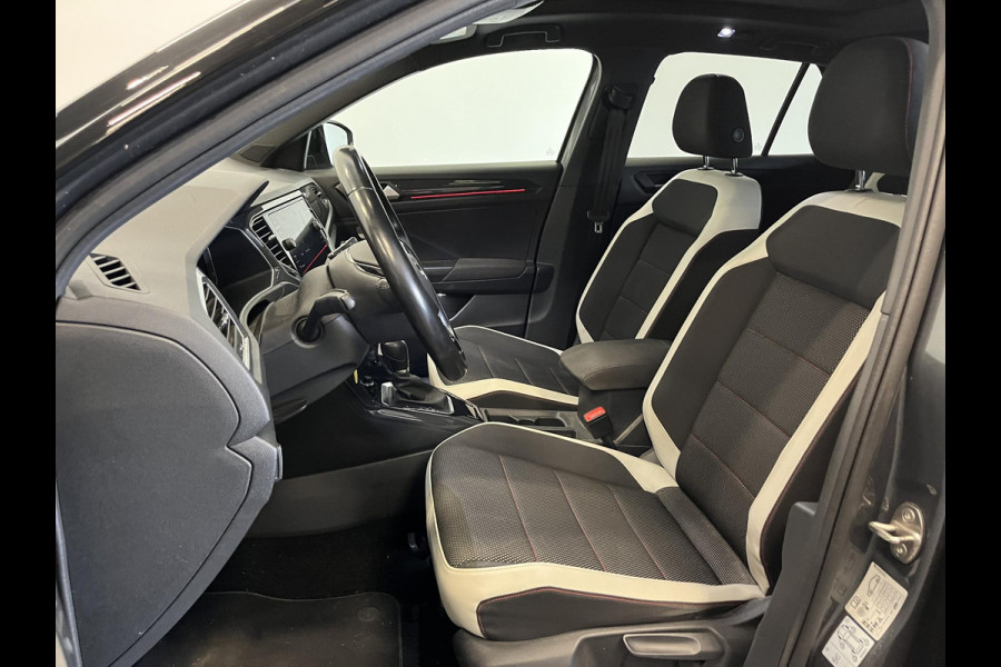 Volkswagen T-Roc 1.5 TSI 150pk DSG R-line Panoramadak Trekhaak Navigatie Apple Carplay/Android Auto Camera Parkeersensoren Adaptive Cruise Control Elektrische achterklep Getinte ramen Climate Control