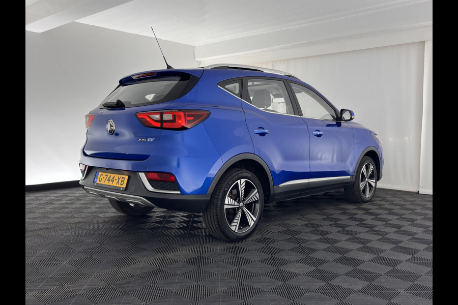 MG Mg Zs EV Luxury 45 kWh (INCL-BTW) *PANO | FULL-LEATHER | CCS-FASTLOADER | KEYLESS | NAVI-FULLMAP | ADAPTIVE-CRUISE | CAMERA | HEATED-SPORT-SEATS | CARPLAY | BLINDSPOT | DAB | LANE-ASSIST | 17"ALU*