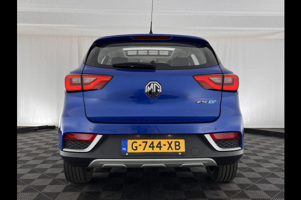 MG Mg Zs EV Luxury 45 kWh (INCL-BTW) *PANO | FULL-LEATHER | CCS-FASTLOADER | KEYLESS | NAVI-FULLMAP | ADAPTIVE-CRUISE | CAMERA | HEATED-SPORT-SEATS | CARPLAY | BLINDSPOT | DAB | LANE-ASSIST | 17"ALU*