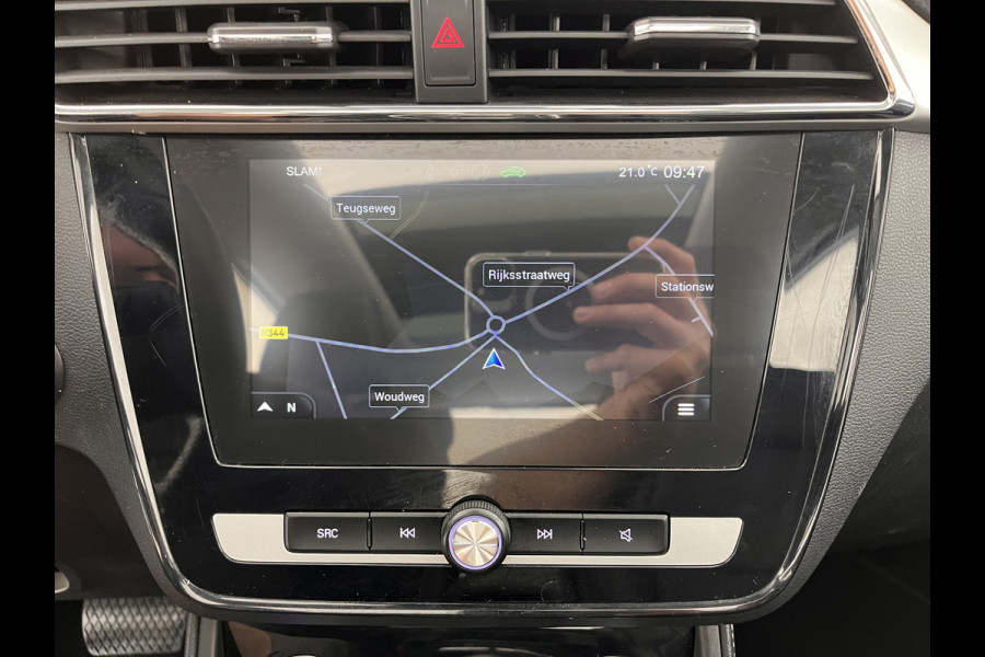 MG Mg Zs EV Luxury 45 kWh (INCL-BTW) *PANO | FULL-LEATHER | CCS-FASTLOADER | KEYLESS | NAVI-FULLMAP | ADAPTIVE-CRUISE | CAMERA | HEATED-SPORT-SEATS | CARPLAY | BLINDSPOT | DAB | LANE-ASSIST | 17"ALU*