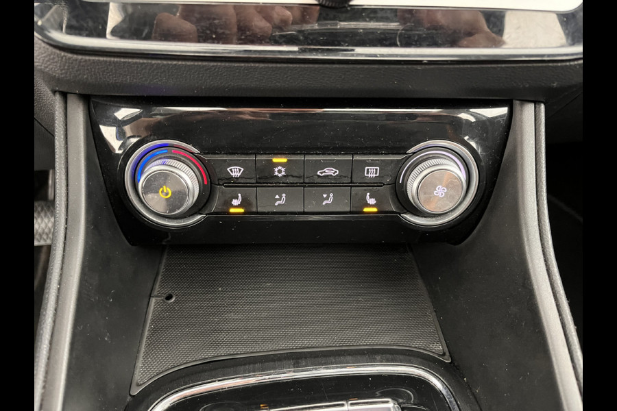 MG Mg Zs EV Luxury 45 kWh (INCL-BTW) *PANO | FULL-LEATHER | CCS-FASTLOADER | KEYLESS | NAVI-FULLMAP | ADAPTIVE-CRUISE | CAMERA | HEATED-SPORT-SEATS | CARPLAY | BLINDSPOT | DAB | LANE-ASSIST | 17"ALU*