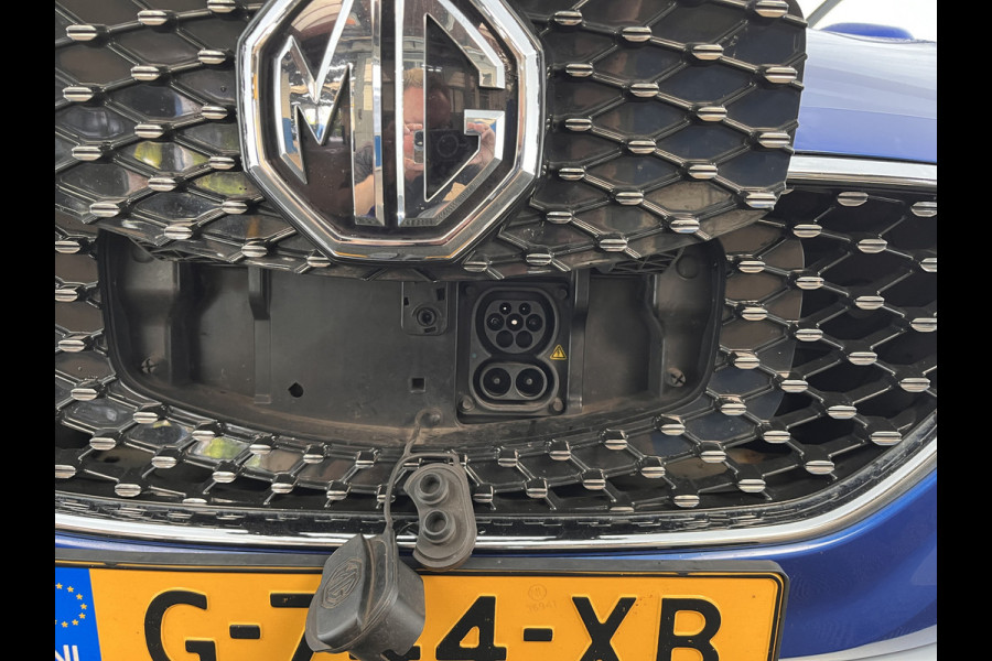 MG Mg Zs EV Luxury 45 kWh (INCL-BTW) *PANO | FULL-LEATHER | CCS-FASTLOADER | KEYLESS | NAVI-FULLMAP | ADAPTIVE-CRUISE | CAMERA | HEATED-SPORT-SEATS | CARPLAY | BLINDSPOT | DAB | LANE-ASSIST | 17"ALU*