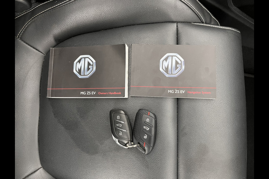 MG Mg Zs EV Luxury 45 kWh (INCL-BTW) *PANO | FULL-LEATHER | CCS-FASTLOADER | KEYLESS | NAVI-FULLMAP | ADAPTIVE-CRUISE | CAMERA | HEATED-SPORT-SEATS | CARPLAY | BLINDSPOT | DAB | LANE-ASSIST | 17"ALU*