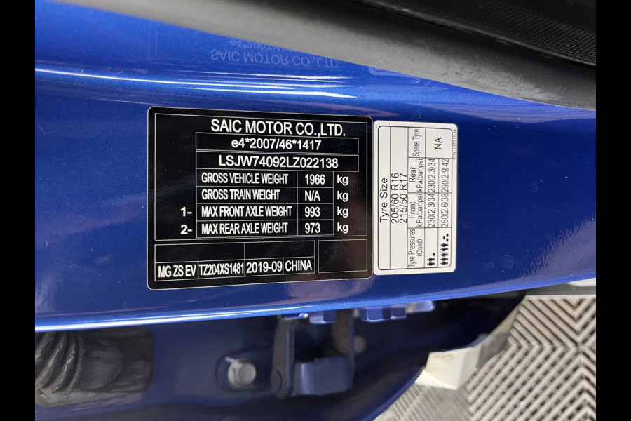 MG Mg Zs EV Luxury 45 kWh (INCL-BTW) *PANO | FULL-LEATHER | CCS-FASTLOADER | KEYLESS | NAVI-FULLMAP | ADAPTIVE-CRUISE | CAMERA | HEATED-SPORT-SEATS | CARPLAY | BLINDSPOT | DAB | LANE-ASSIST | 17"ALU*