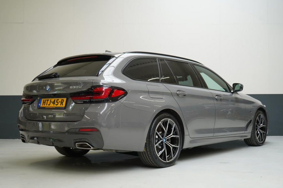 BMW 5 Serie Touring 530e Business Edition Plus | Trekhaak | Sportstoelen | Navigatie | Achteruitrijcamera
