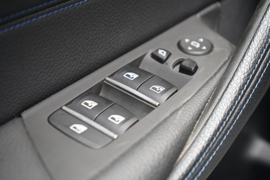 BMW 5 Serie Touring 530e Business Edition Plus | Trekhaak | Sportstoelen | Navigatie | Achteruitrijcamera