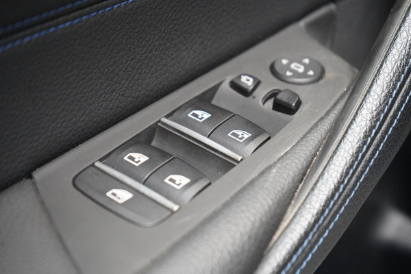 BMW 5 Serie Touring 530e Business Edition Plus | Trekhaak | Sportstoelen | Navigatie | Achteruitrijcamera
