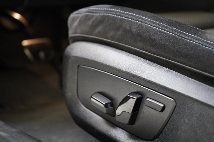 BMW 5 Serie Touring 530e Business Edition Plus | Trekhaak | Sportstoelen | Navigatie | Achteruitrijcamera