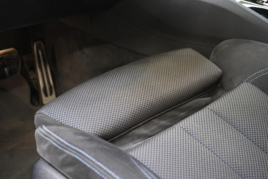 BMW 5 Serie Touring 530e Business Edition Plus | Trekhaak | Sportstoelen | Navigatie | Achteruitrijcamera