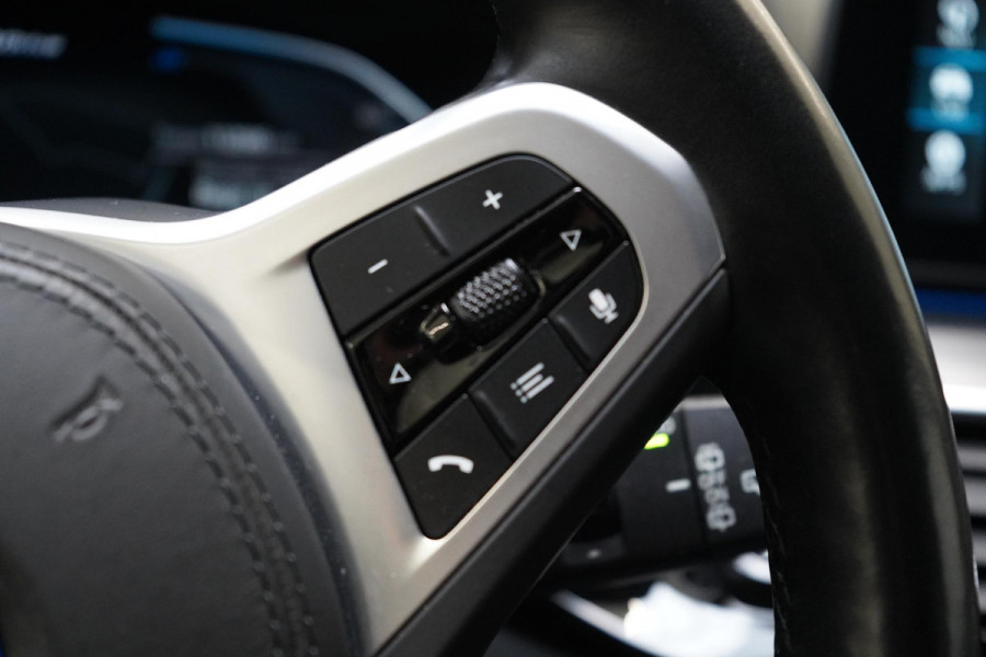 BMW 5 Serie Touring 530e Business Edition Plus | Trekhaak | Sportstoelen | Navigatie | Achteruitrijcamera