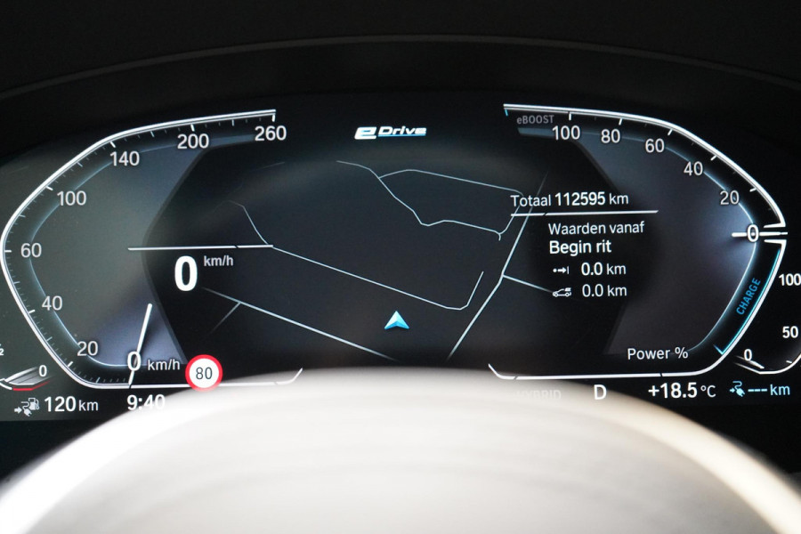 BMW 5 Serie Touring 530e Business Edition Plus | Trekhaak | Sportstoelen | Navigatie | Achteruitrijcamera