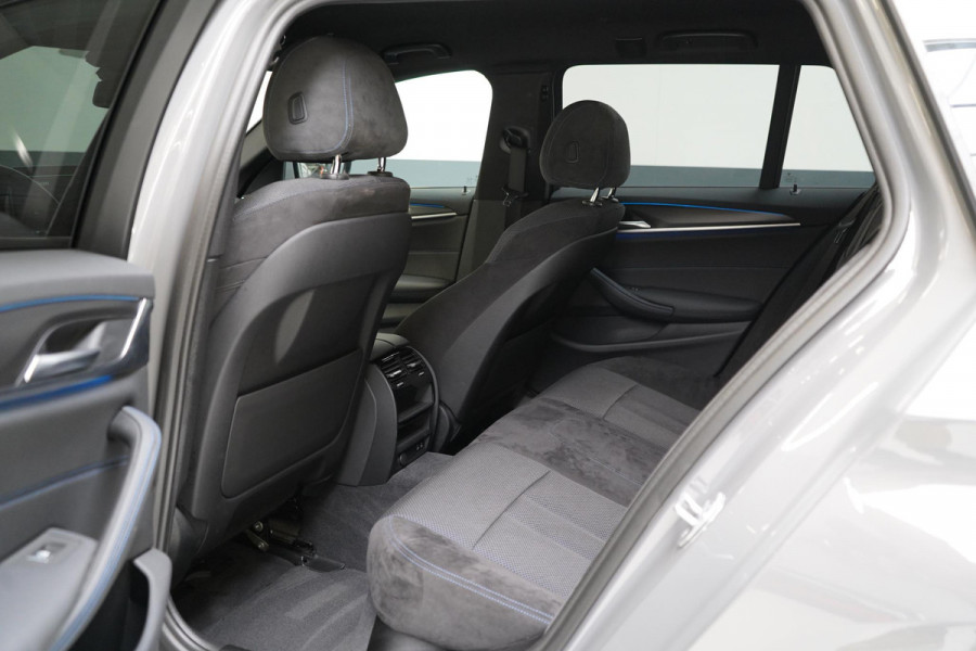 BMW 5 Serie Touring 530e Business Edition Plus | Trekhaak | Sportstoelen | Navigatie | Achteruitrijcamera