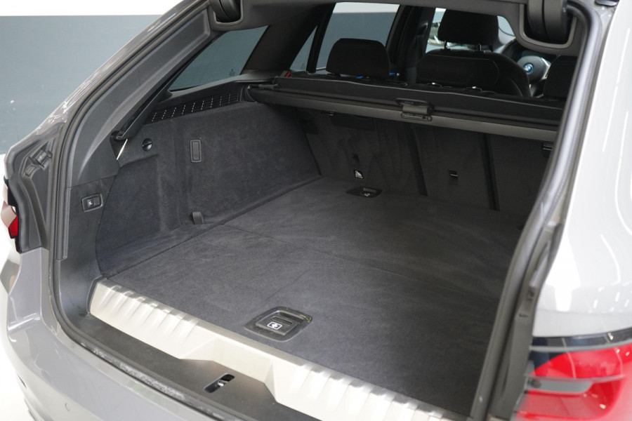 BMW 5 Serie Touring 530e Business Edition Plus | Trekhaak | Sportstoelen | Navigatie | Achteruitrijcamera