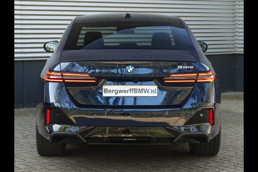 BMW 5 Serie 530e M-Sport Pro - Pano - ACC - Harman Kardon - Head-up - Iconic Glow Exterieur