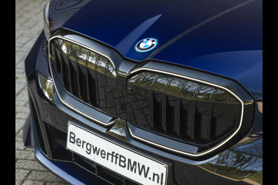 BMW 5 Serie 530e M-Sport Pro - Pano - ACC - Harman Kardon - Head-up - Iconic Glow Exterieur