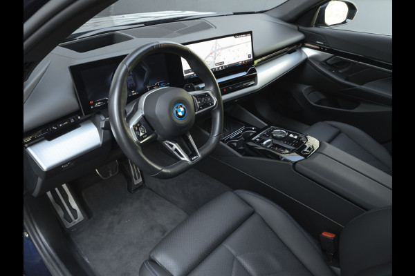 BMW 5 Serie 530e M-Sport Pro - Pano - ACC - Harman Kardon - Head-up - Iconic Glow Exterieur