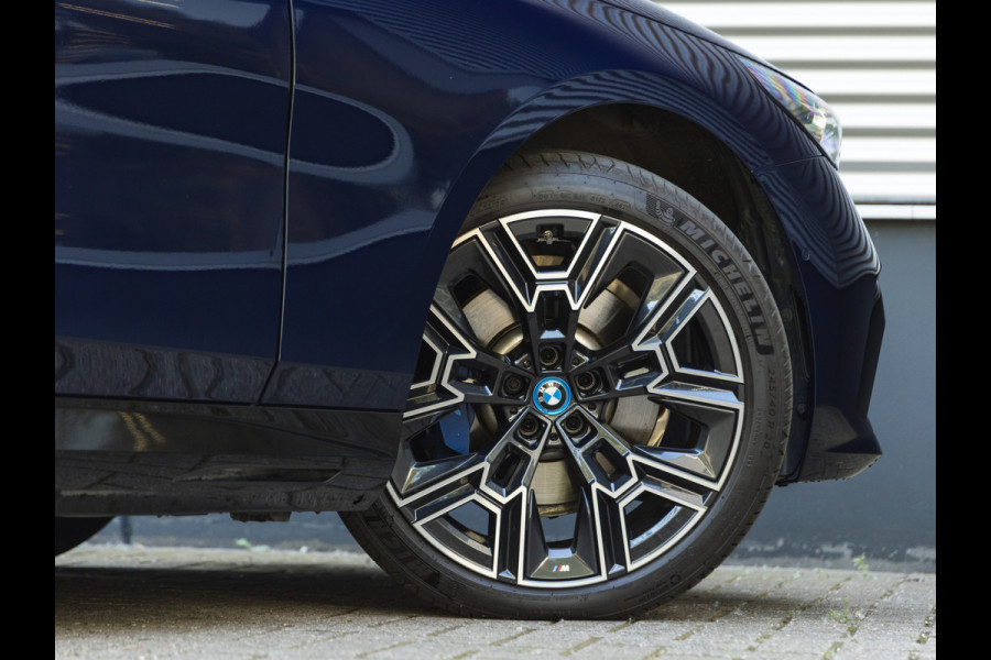 BMW 5 Serie 530e M-Sport Pro - Pano - ACC - Harman Kardon - Head-up - Iconic Glow Exterieur