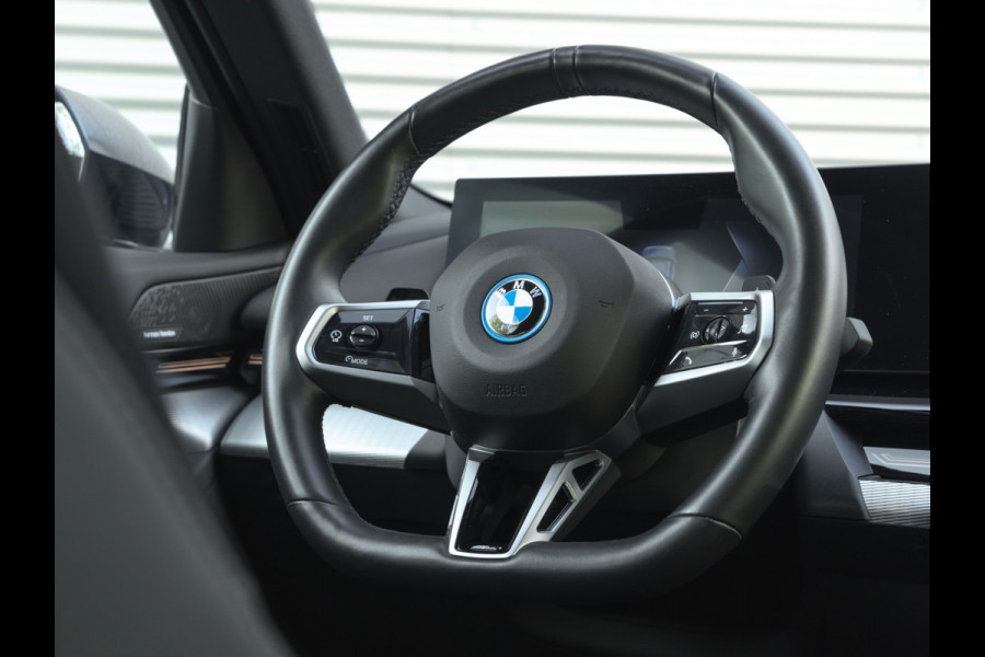 BMW 5 Serie 530e M-Sport Pro - Pano - ACC - Harman Kardon - Head-up - Iconic Glow Exterieur