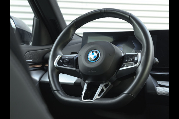 BMW 5 Serie 530e M-Sport Pro - Pano - ACC - Harman Kardon - Head-up - Iconic Glow Exterieur
