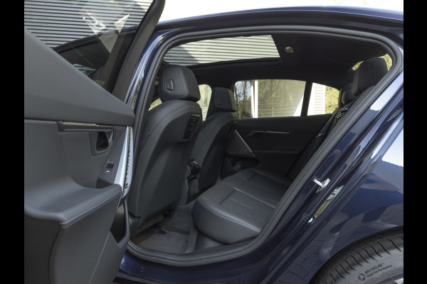 BMW 5 Serie 530e M-Sport Pro - Pano - ACC - Harman Kardon - Head-up - Iconic Glow Exterieur