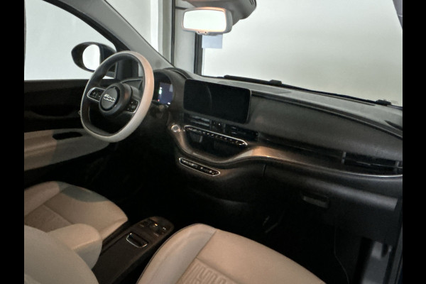 Fiat 500C La Prima 42 kWh | Lederen bekleding | Parkeercamera | Stoelverwarming | Soh (batterijcheck) 91,1 %